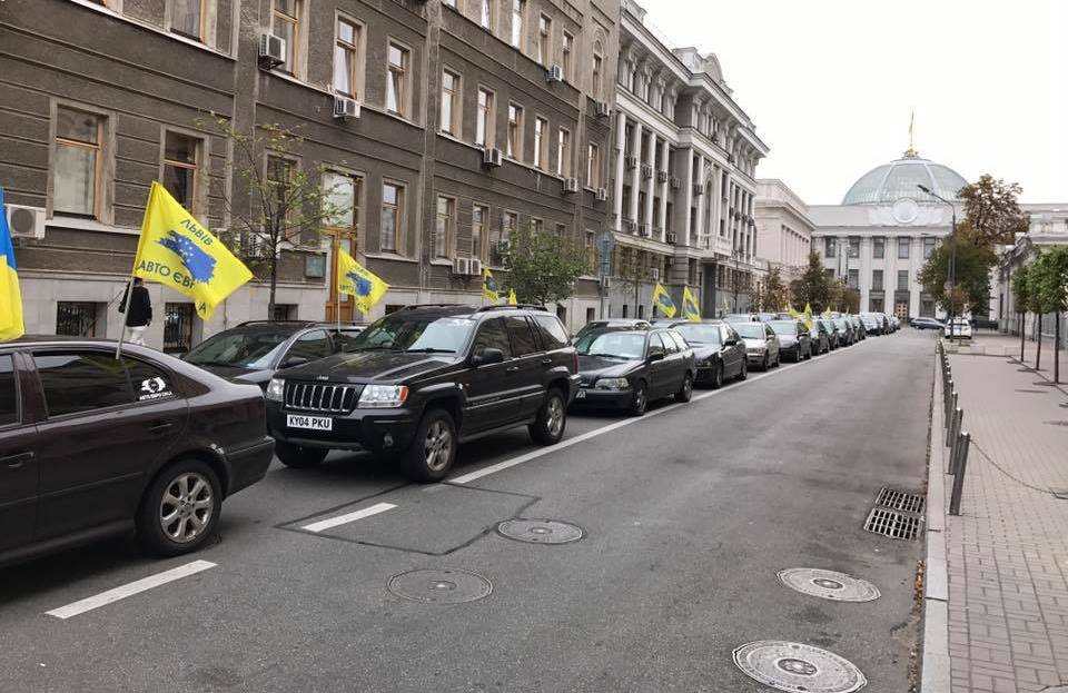 Протестующие пользователи авто с иностранной регистрацией обратились к правительству Литвы