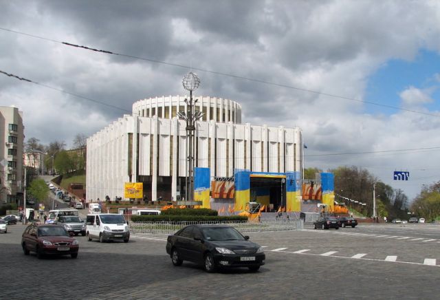 В центре Киева 30 сентября ограничат движение транспорта 