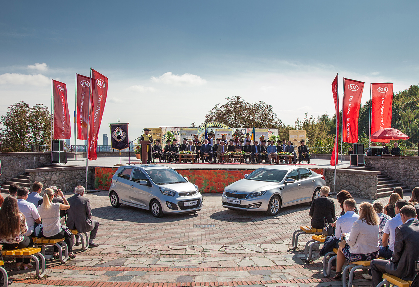 Фалькон-АВТО передает автомобили KIA Национальному транспортному университету