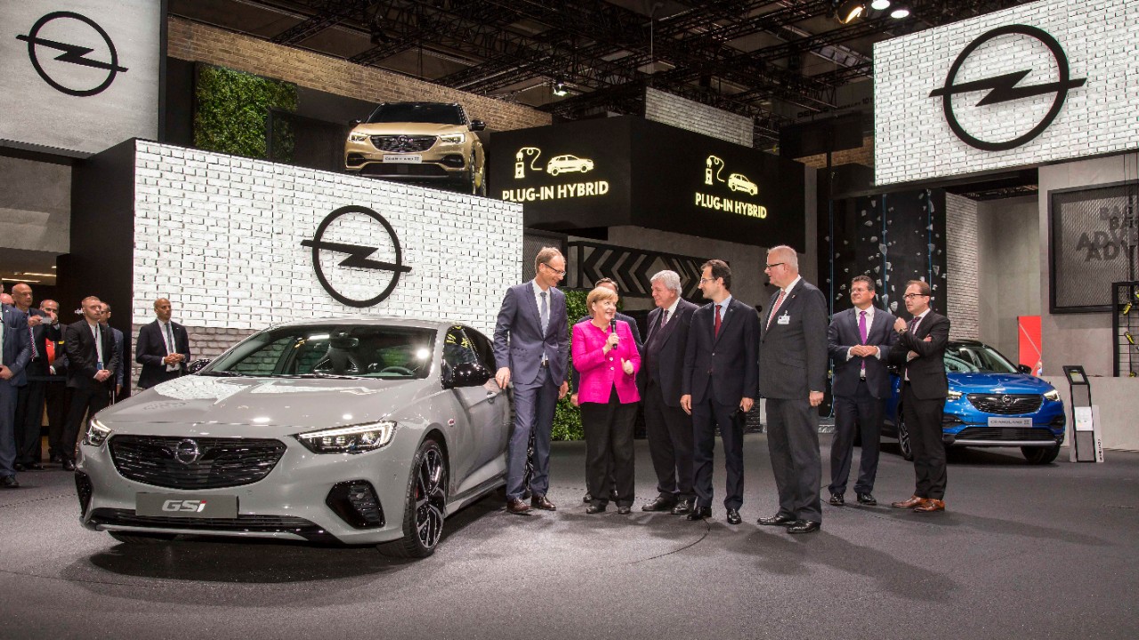 Франкфурт 2017: Opel представил мощную модификацию Insignia 