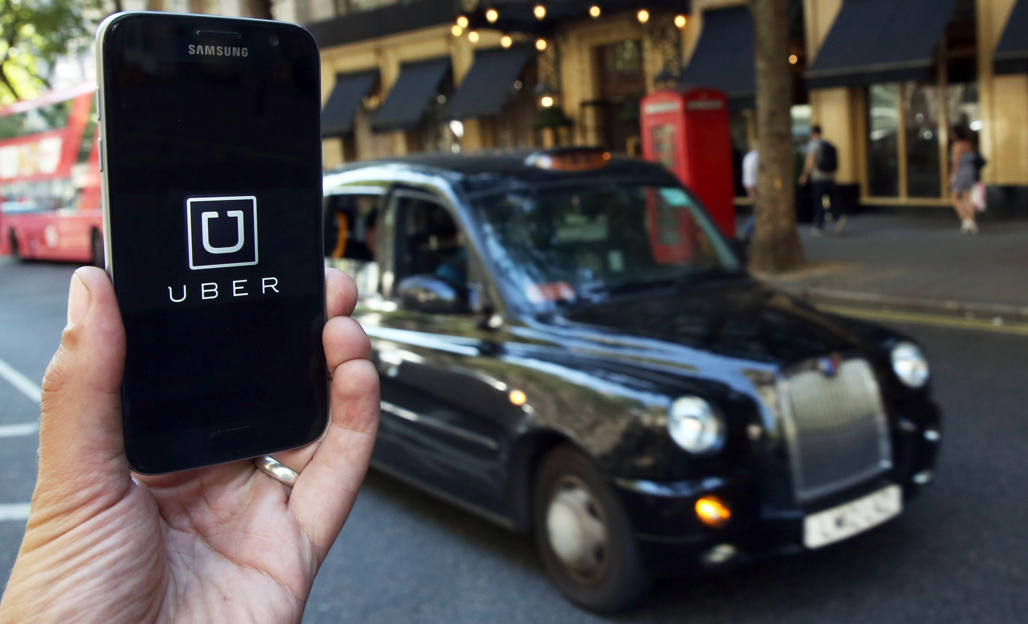 Власти Лондона лишили Uber лицензии