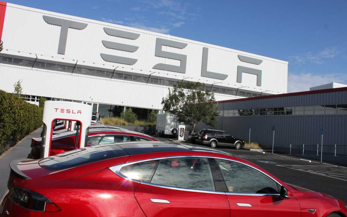 Tesla «прожигает» почти 8 тысяч долларов в минуту