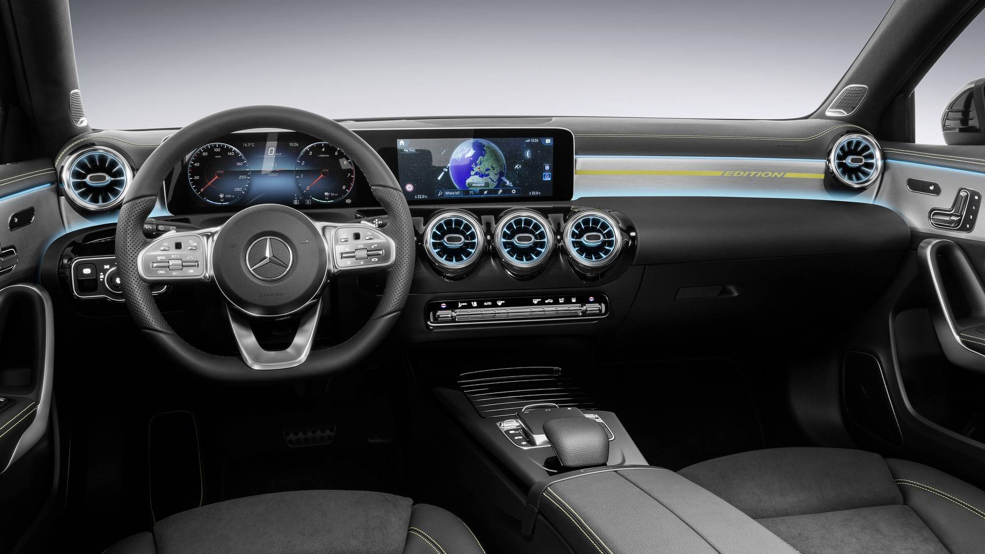 Mercedes-Benz показал интерьер нового A-Class