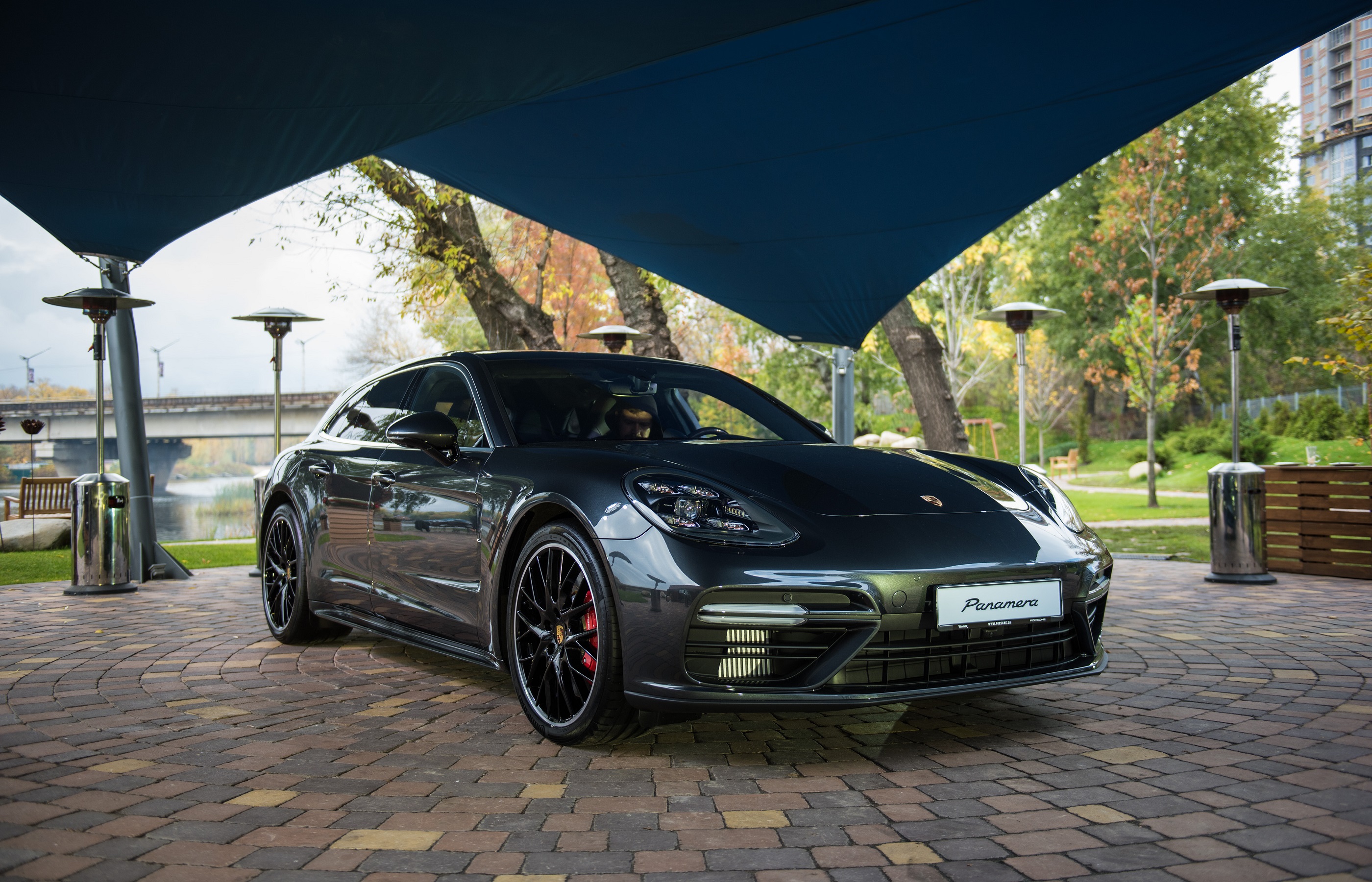 Porsche Panamera Sport Turismo представили в Украине