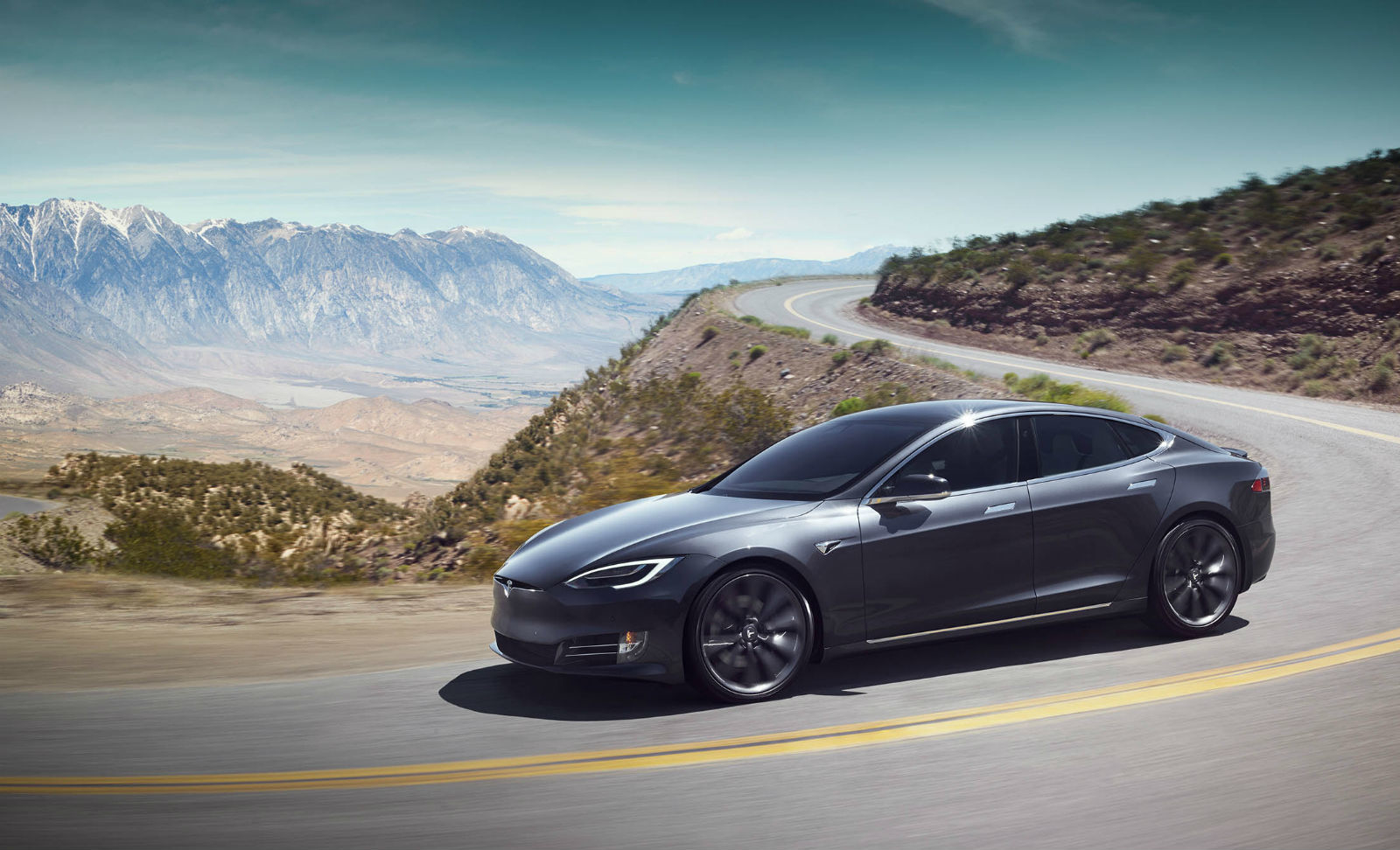 Автомобили Tesla получили «расслабленный» режим ускорения