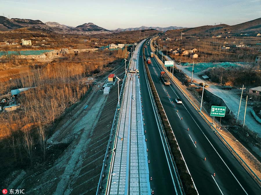 В Китае появится первая в мире «солнечная» автомагистраль