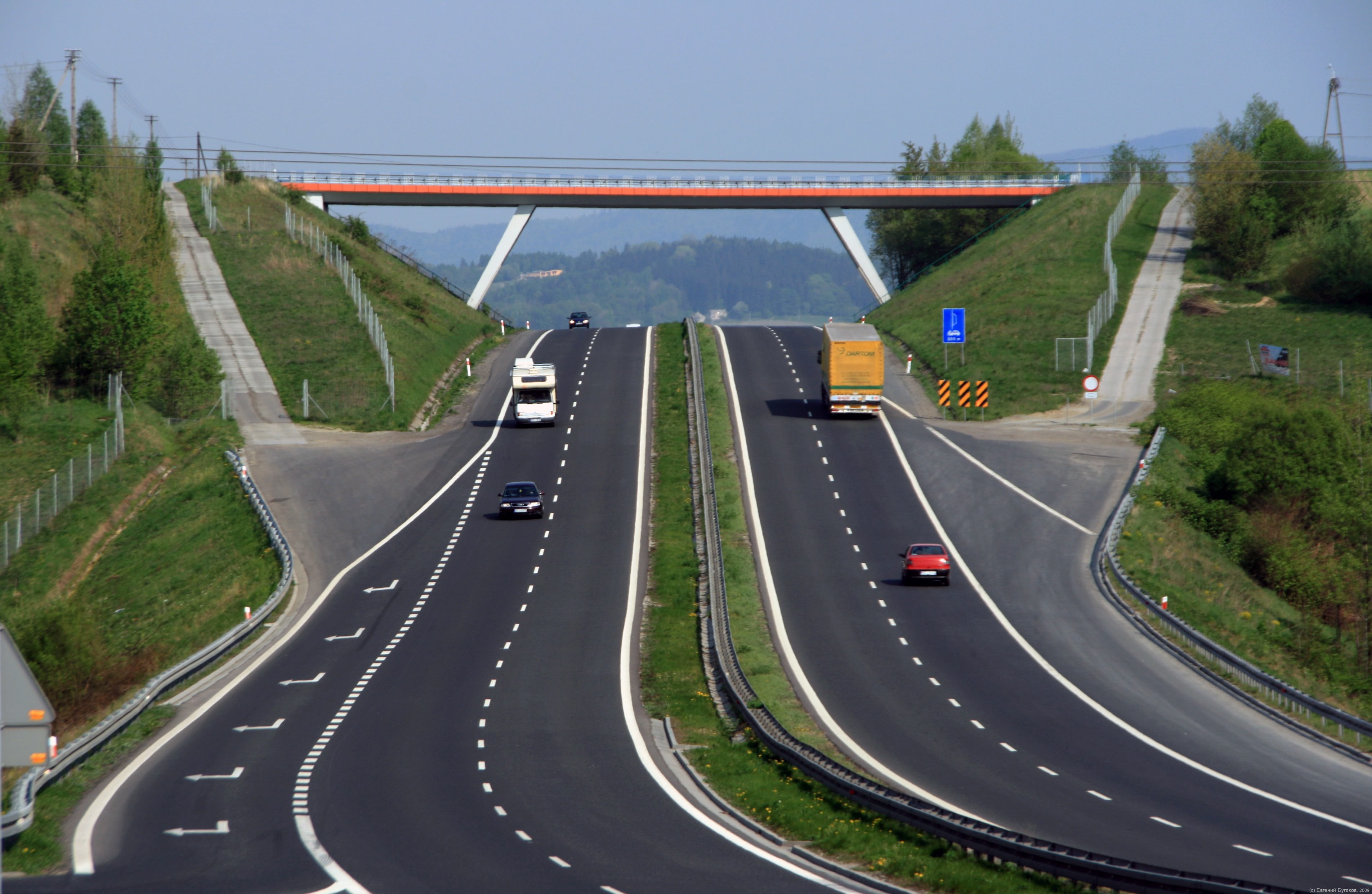 Верховная Рада приняла законопроект о строительстве концессионных дорог