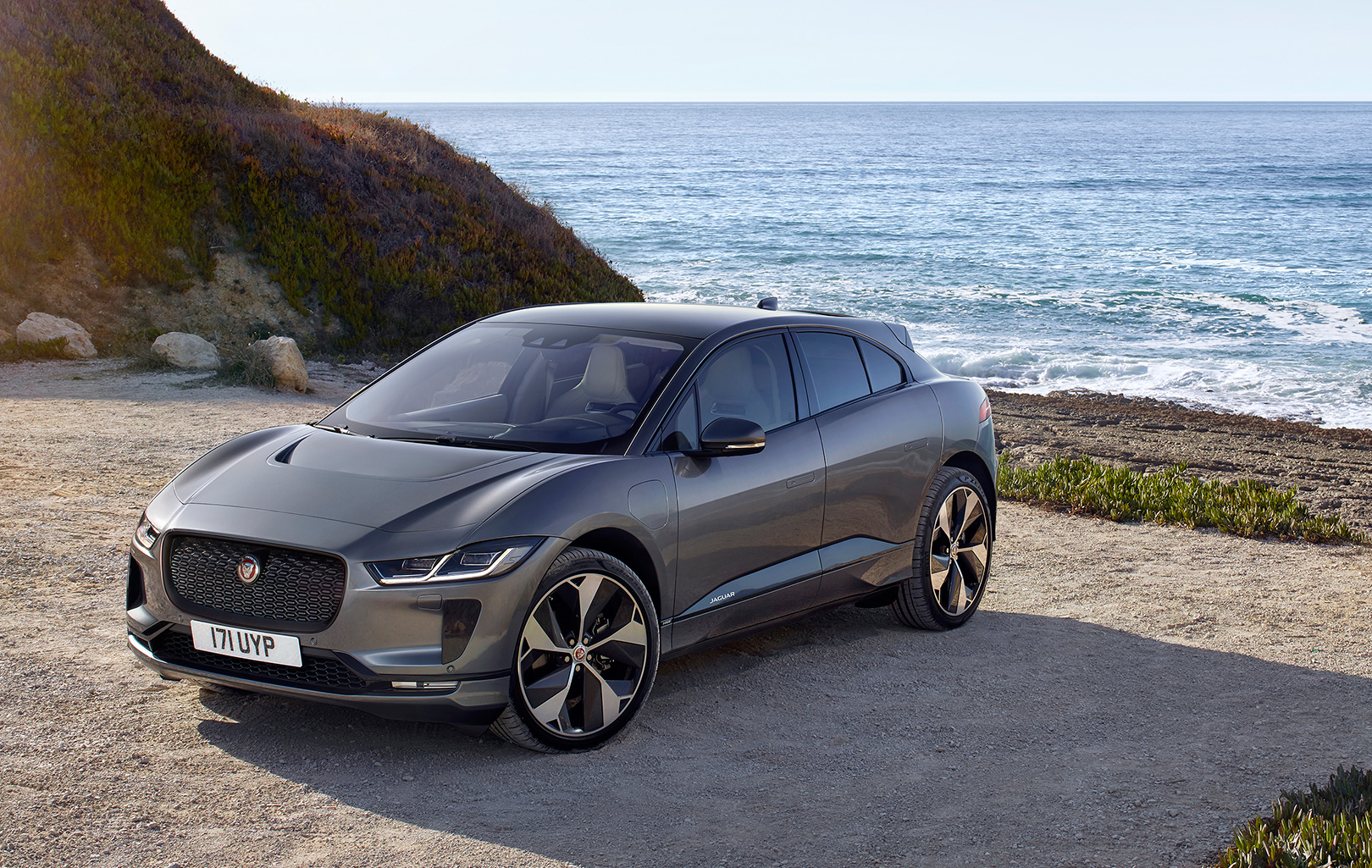Объявлены украинские цены электромобиля Jaguar I-Pace