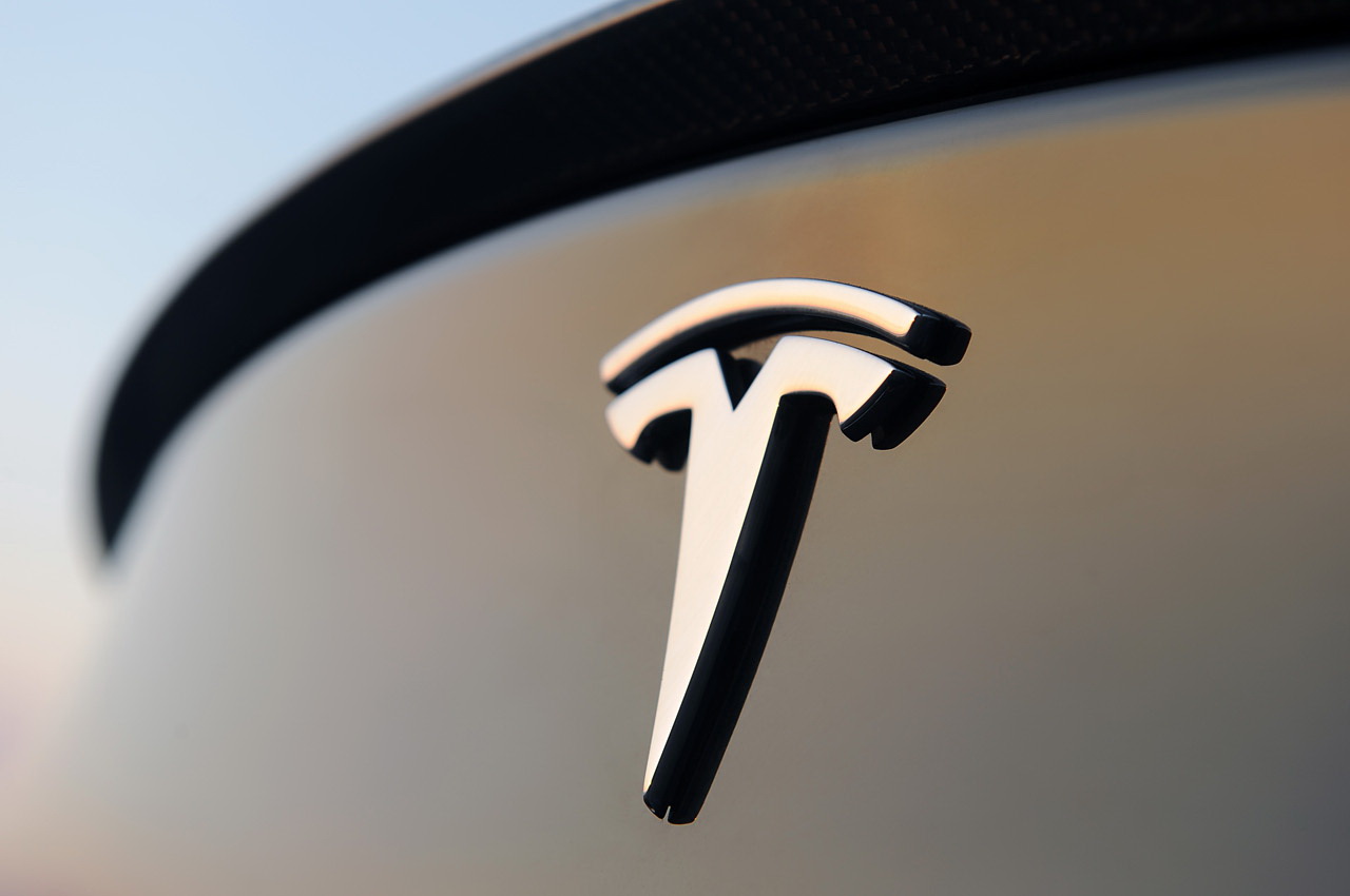 Tesla Model Y встанет на конвейер осенью 2019 года