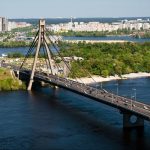 Движение транспорта по Московскому мосту ограничат