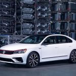 Volkswagen официально рассекретил серийный Passat GT