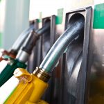 Заправки снизили цены на топливо