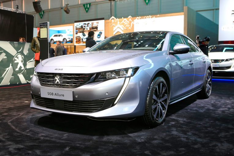 Габаритная длина нового Peugeot 508 — 4750 мм, высота — 1400 мм. Объем багажника — 487/1537 л.
